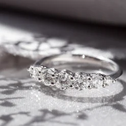 Anillo Carol