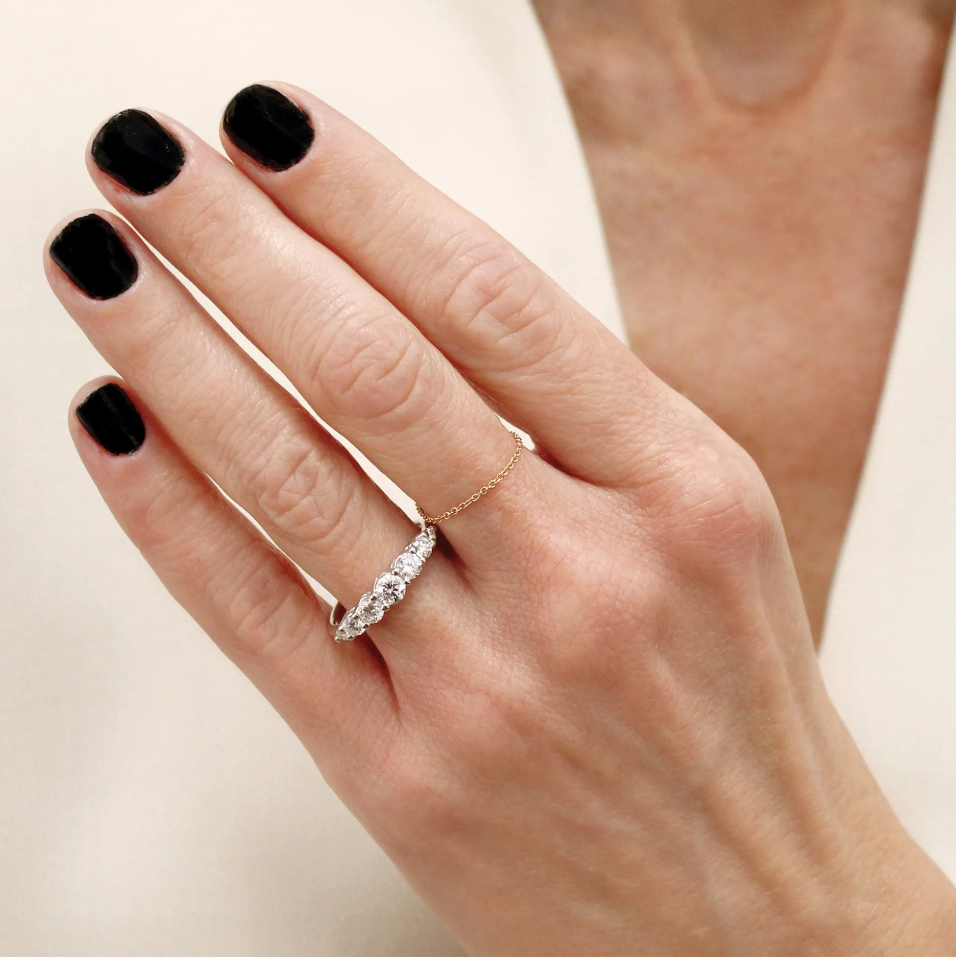 Anillo Carol