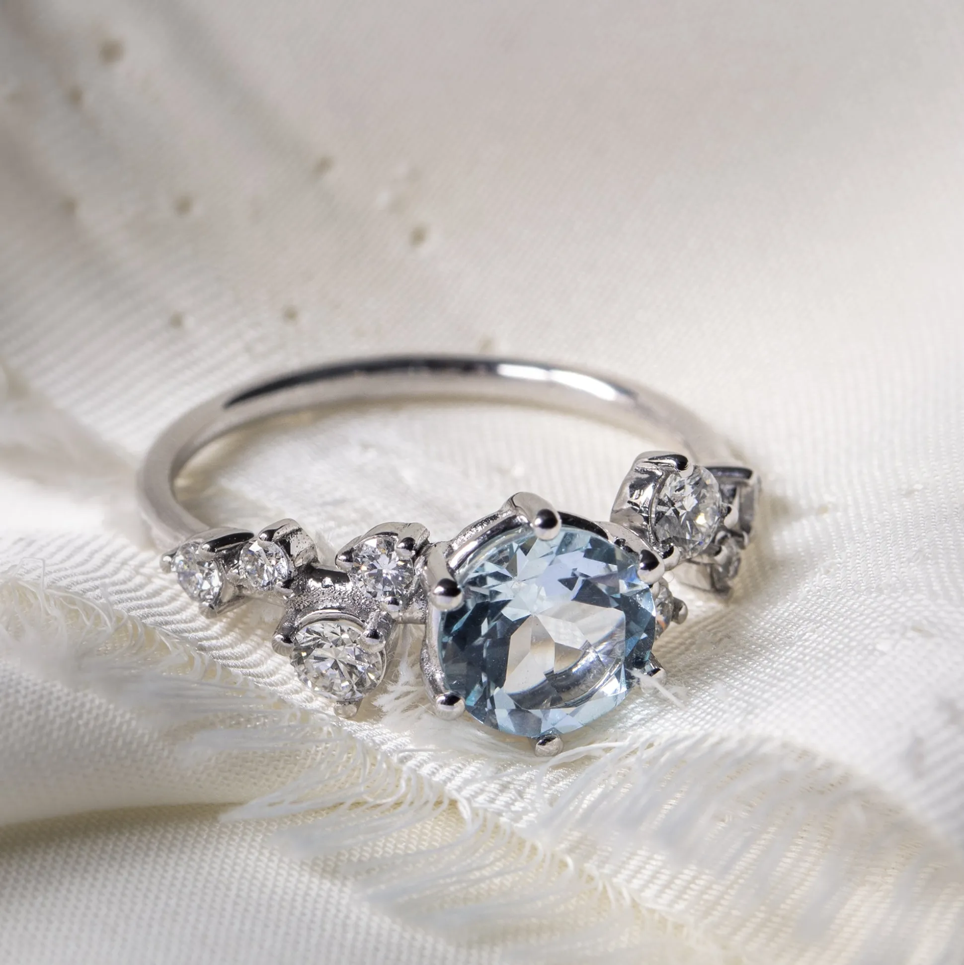 Anillo Melanie