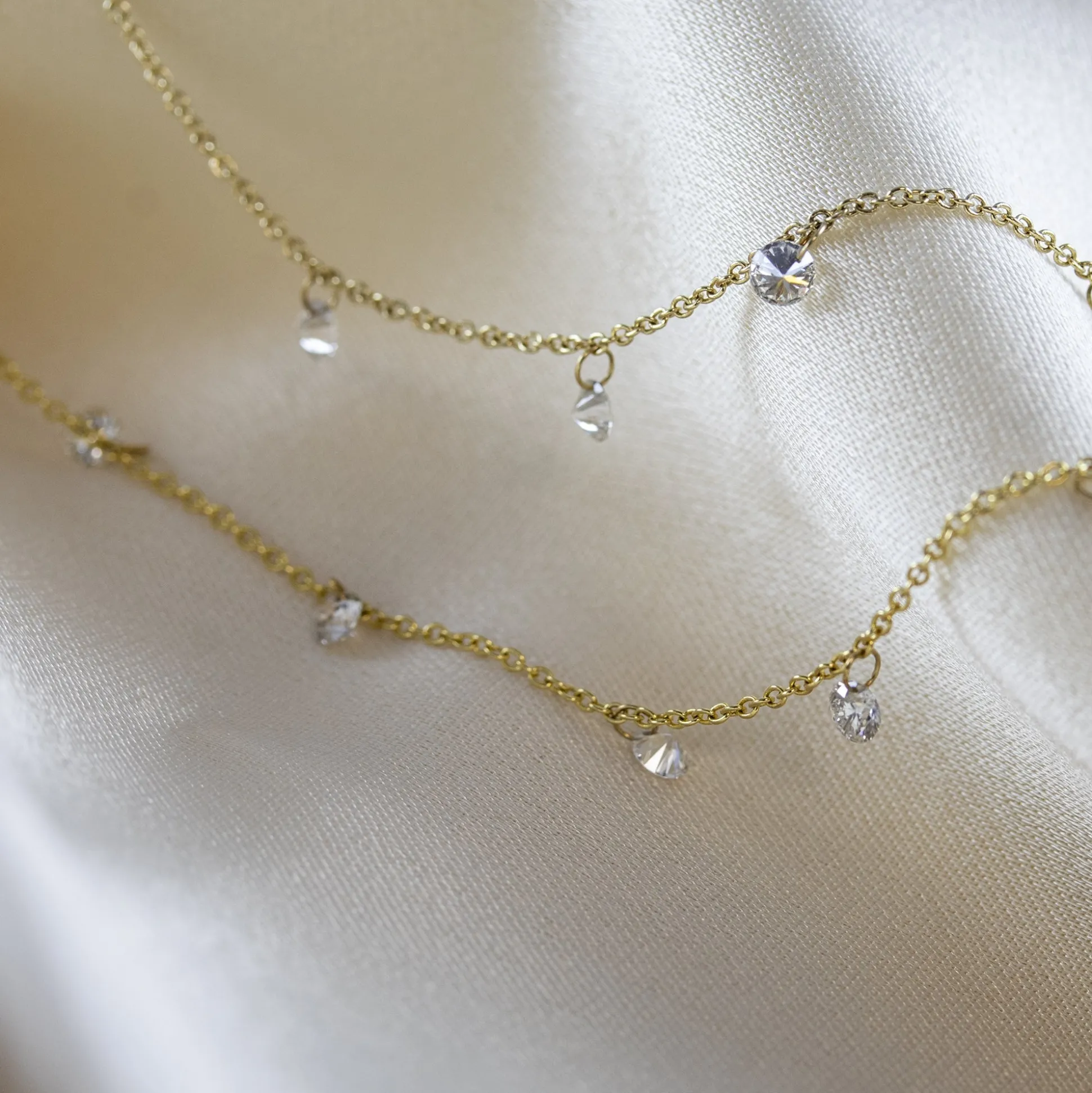 Gargantilla 5 Diamantes Perforados (Blancos)