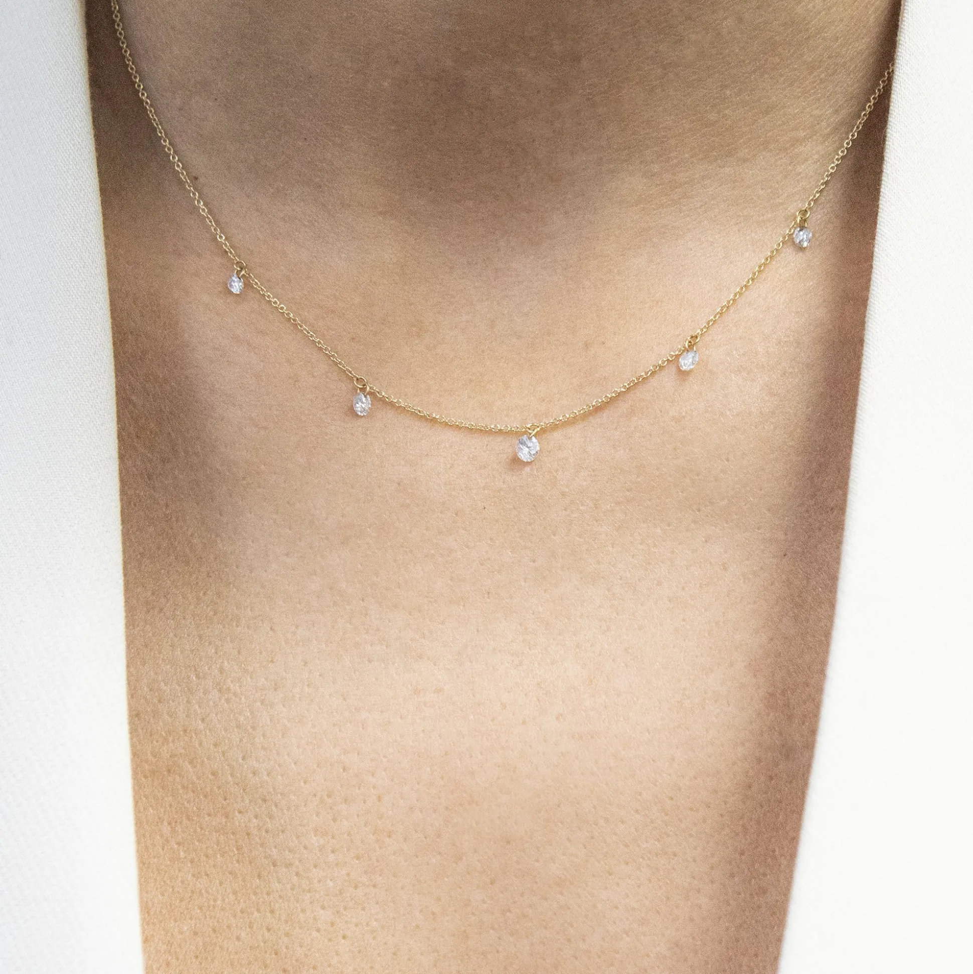 Gargantilla 5 Diamantes Perforados (Blancos)
