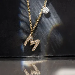 Gargantilla Letra Mini Con Diamante