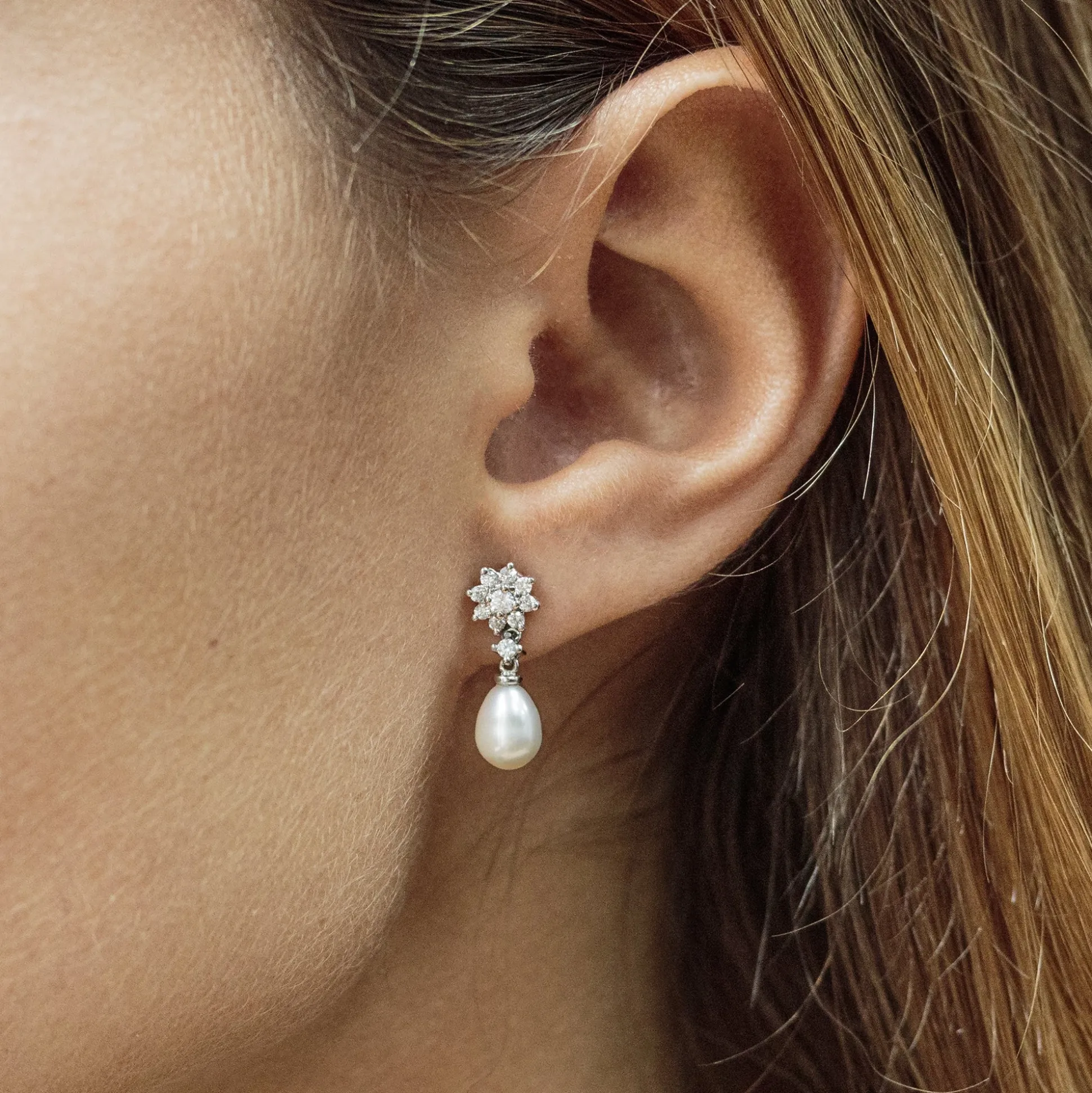 Pendiente Flor con Perla extraible
