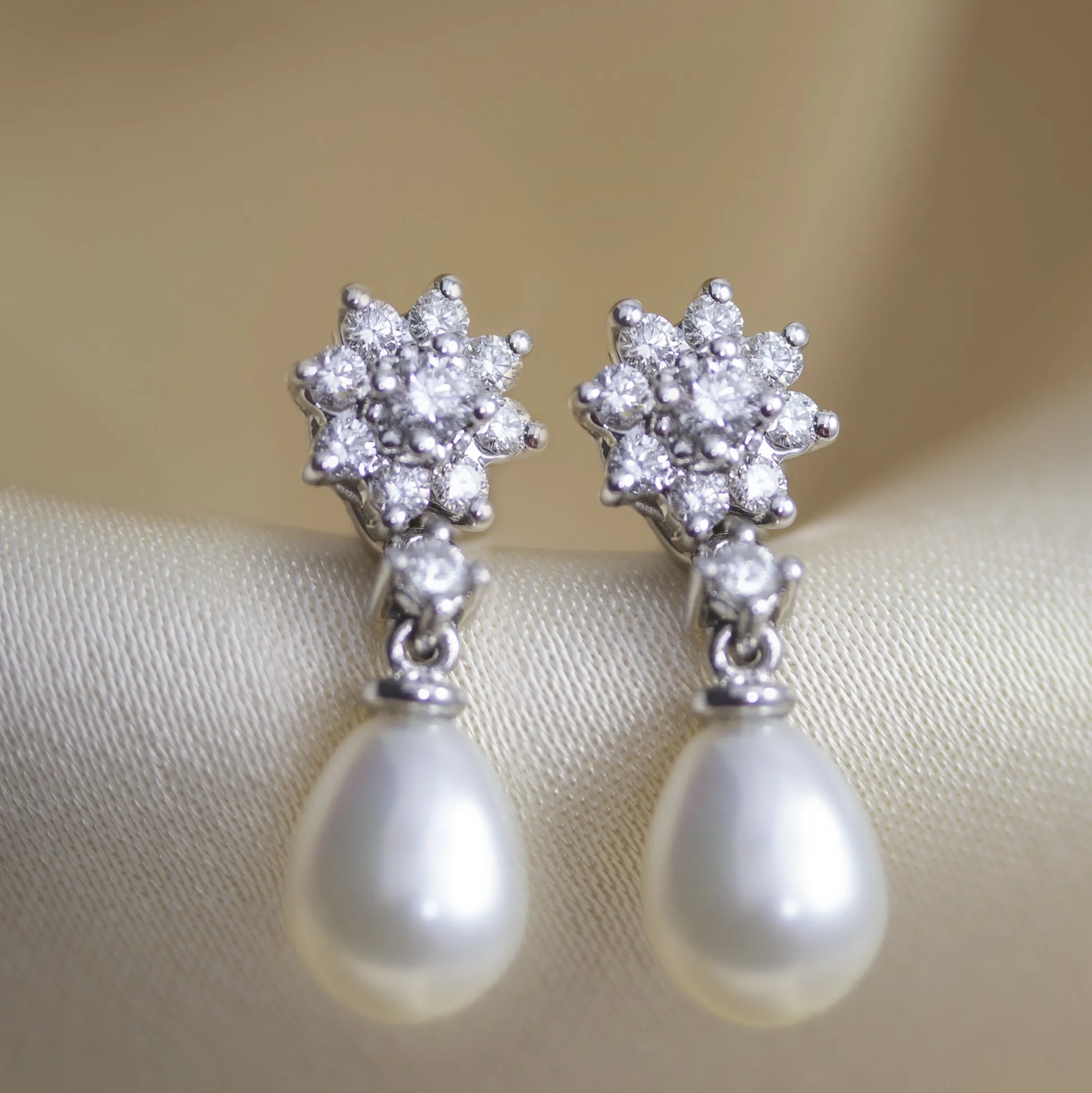 Pendiente Flor con Perla extraible